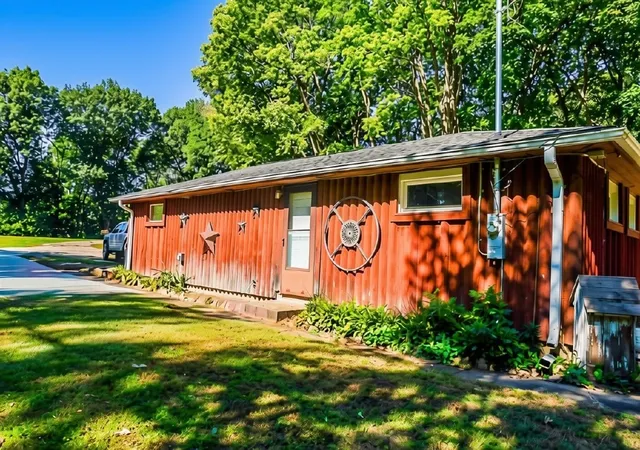 Photo 2 of Single family home for sale at 1516 Hunter St, Sterling, IL 61081 | MLS# 12776597 | Listing updated on 2026-10-07