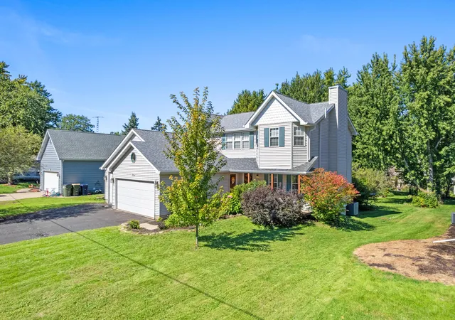 Photo 3 of Single family home for sale at 769 Cynthia Dr, Lake Holiday, IL 60548 | MLS# 12776602 | Listing updated on 2026-10-05