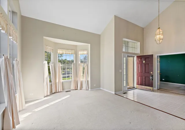 Photo 4 of Single family home for sale at 1108 Fox Path, West Dundee, IL 60118 | MLS# 12776624 | Listing updated on 2026-10-07