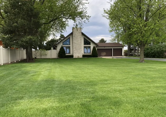 Photo 1 of Single family home for sale at 1669 N Il Route 23, Streator, IL 61364 | MLS# 12776653 | Listing updated on 2026-10-05