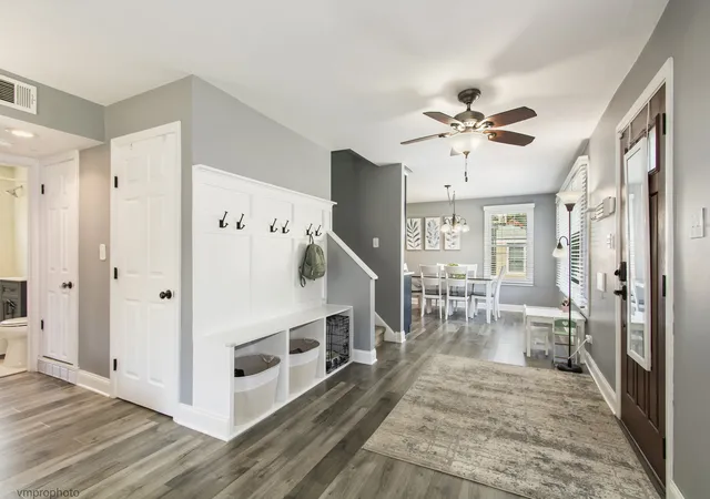 Photo 4 of Single family home for sale at 423 S 4th Avenue, Libertyville, IL 60048 | MLS# 12776681 | Listing updated on 2026-10-07