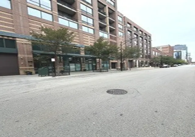 Photo 3 of Condo for sale at 400 W Ontario St #608B, Chicago, IL 60654 | MLS# 12776696 | Listing updated on 2026-10-07