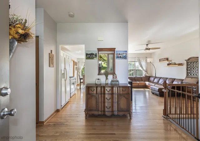 Photo 2 of Single family home for sale at 3709 Dorchester Pl, Mc Henry, IL 60050 | MLS# 12776706 | Listing updated on 2026-10-08