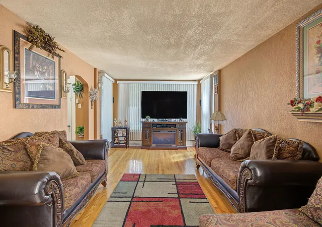 Photo 1 of Single family home for sale at 10414 S Ewing Ave, Chicago, IL 60617 | MLS# 12776707 | Listing updated on 2026-10-09