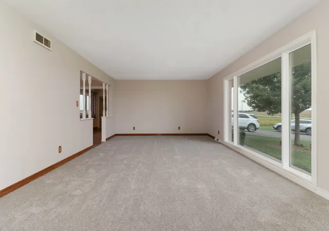 Photo 4 of Single family home for sale at 19790 E 1400 North Rd, Bloomington, IL 61705 | MLS# 12776709 | Listing updated on 2026-10-08