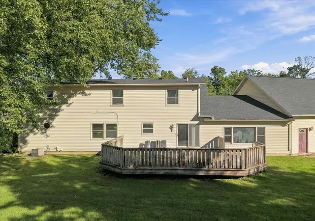 Photo 4 of Single family home for sale at 147 W Hubbard St, Amboy, IL 61310 | MLS# 12776710 | Listing updated on 2026-10-07
