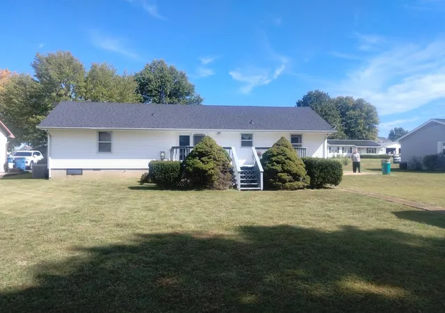 Photo 3 of Single family home for sale at 106 Holly Ter, Anna, IL 62906 | MLS# 12776717 | Listing updated on 2026-10-10