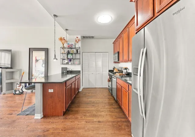 Photo 4 of Condo for sale at 2510 W Irving Park Rd #306, Chicago, IL 60618 | MLS# 12776719 | Listing updated on 2026-10-22