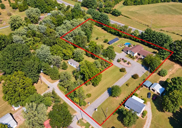 Photo 2 of Single family home for sale at 62 Hines Rd, Murphysboro, IL 62966 | MLS# 12776722 | Listing updated on 2026-10-06