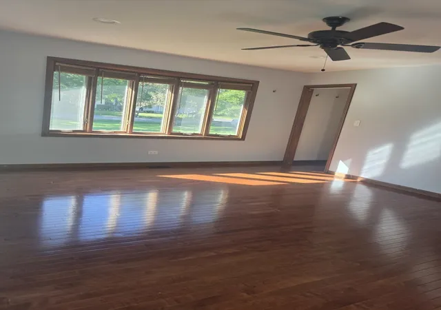 Photo 4 of Single family home for sale at 3118 Edgewood Dr, Wonder Lake, IL 60097 | MLS# 12776727 | Listing updated on 2026-10-24
