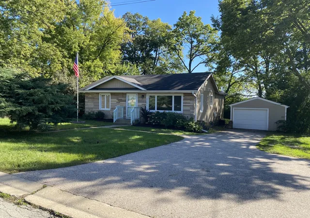 Photo 1 of Single family home for sale at 27641 W Bayview Dr, Ingleside, IL 60041 | MLS# 12776740 | Listing updated on 2026-10-05