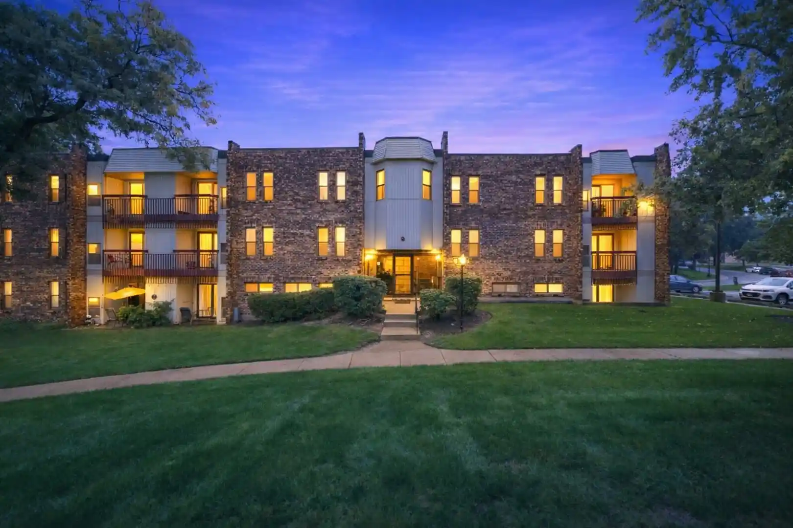 Listing Photo 1 - Condo for sale in 2214 Country Clb Dr located at 2214 Country Clb Dr, Woodridge, IL 60517 - Unit #21A