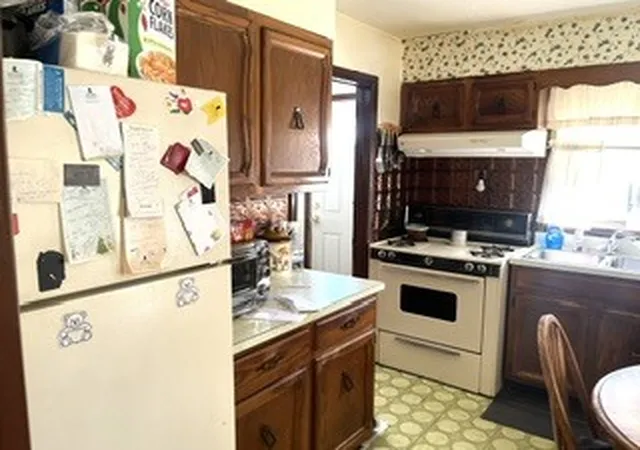 Photo 3 of Single family home for sale at 15435 Winchester Ave, Harvey, IL 60426 | MLS# 12776754 | Listing updated on 2026-10-07