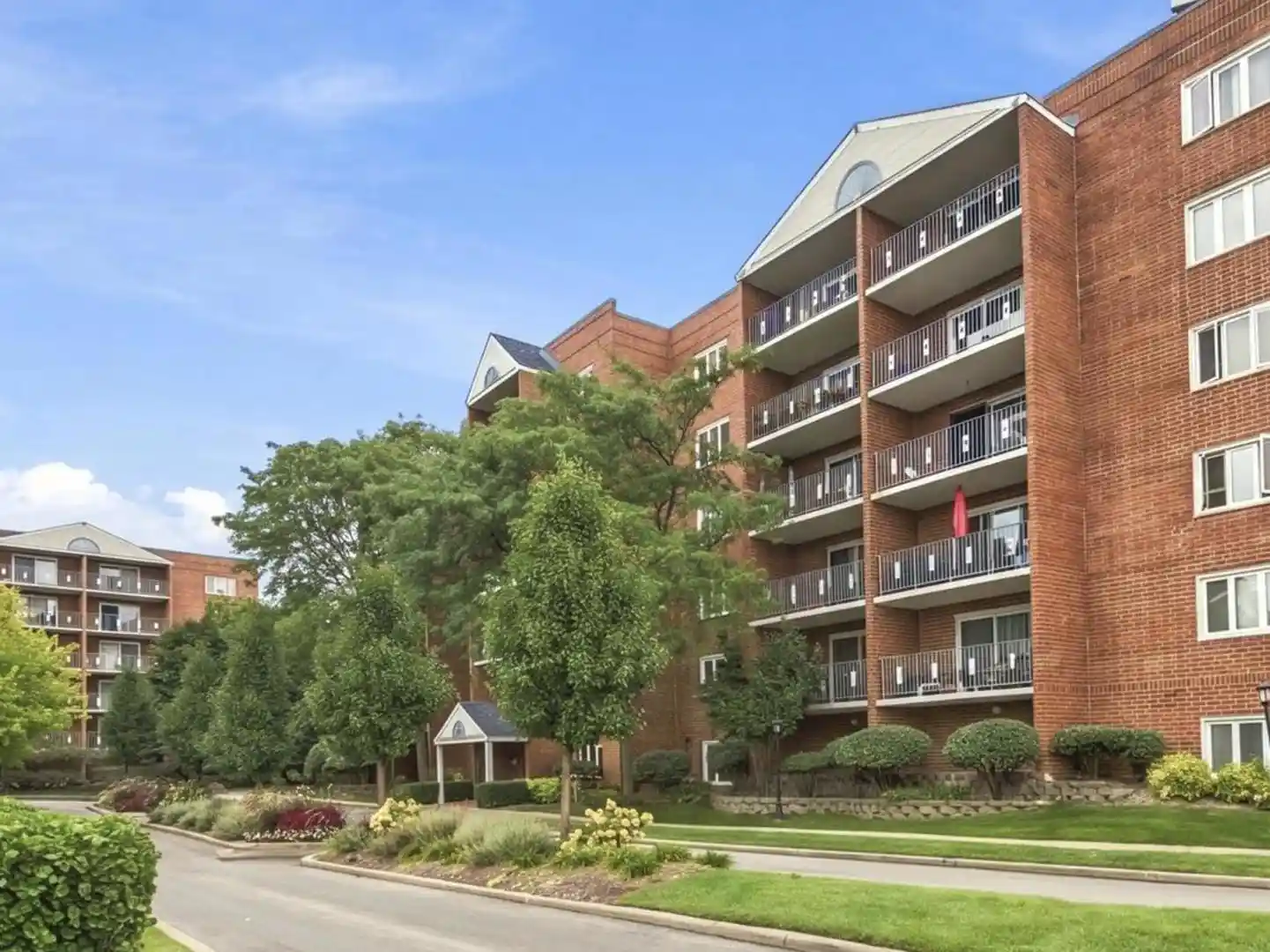 Listing Photo 1 - Condo for sale in 6530 W Irving Park Rd located at 6530 W Irving Park Rd, Chicago, IL 60634 - Unit #501