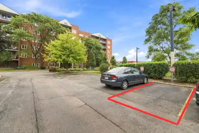 Listing Photo 15 - Condo for sale in 6530 W Irving Park Rd located at 6530 W Irving Park Rd, Chicago, IL 60634 - Unit #501