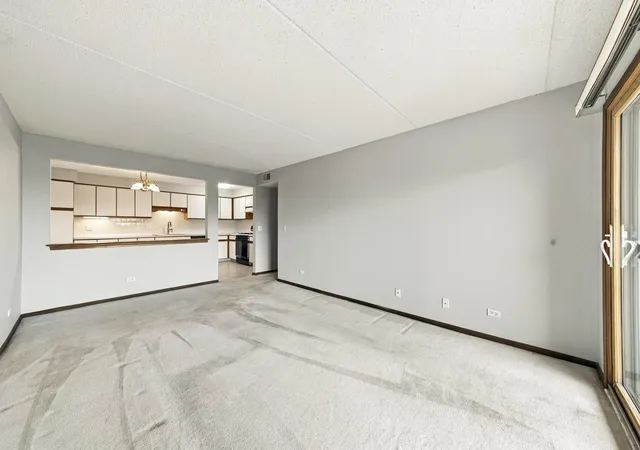 Listing Photo 4 - Condo for sale in building located at 6530 W Irving Park Rd, Chicago, IL 60634 - Unit #501
