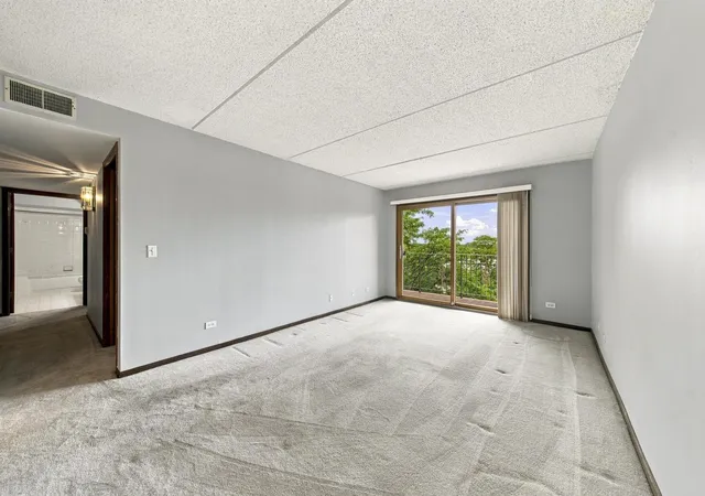 Listing Photo 5 - Condo for sale in building located at 6530 W Irving Park Rd, Chicago, IL 60634 - Unit #501