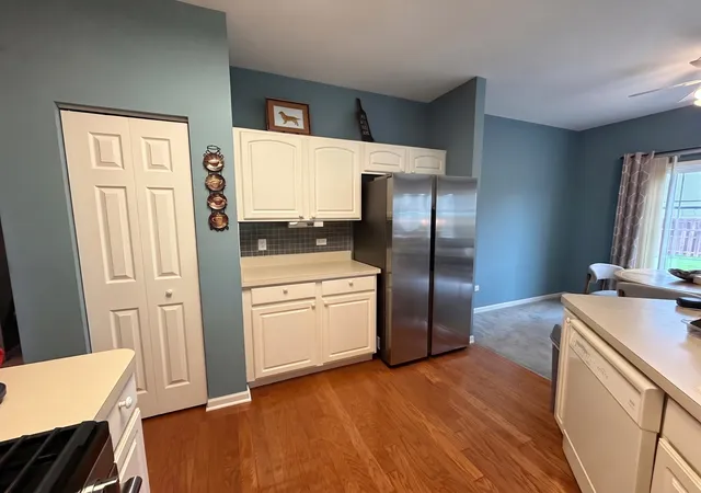 Photo 4 of Townhouse for sale at 16334 Crescent Lake Dr, Crest Hill, IL 60403 | MLS# 12776780 | Listing updated on 2026-10-07