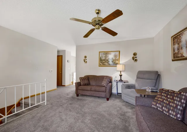 Photo 4 of Single family home for sale at 427 E Fullerton Ave, Glendale Heights, IL 60139 | MLS# 12776781 | Listing updated on 2026-10-21