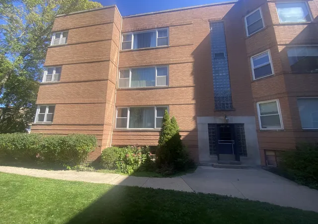 Photo 1 of Condo for sale at 2637 W Fitch Ave #1E, Chicago, IL 60645 | MLS# 12776785 | Listing updated on 2026-10-05