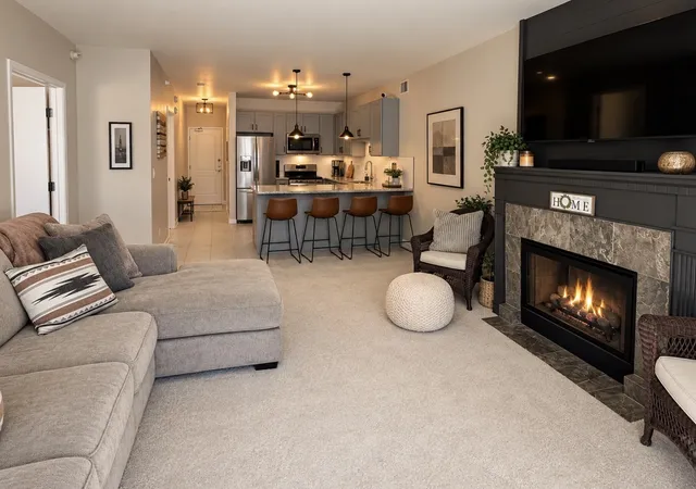 Photo 2 of Condo for sale at 21 W Chestnut St #806, Chicago, IL 60610 | MLS# 12776803 | Listing updated on 2026-10-11