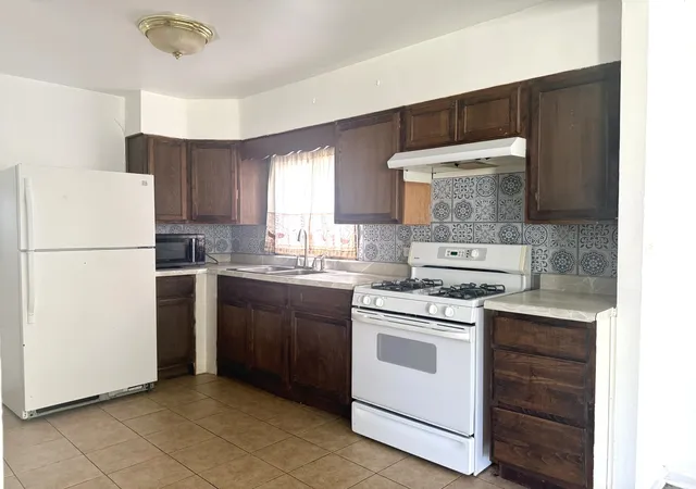Photo 3 of Single family home for sale at 16775 Artesian Ave, Hazel Crest, IL 60429 | MLS# 12776806 | Listing updated on 2026-10-07
