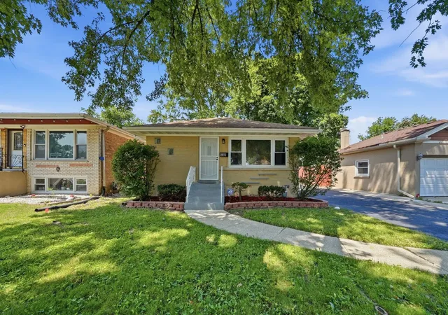 Photo 1 of Single family home for sale at 532 Clayton Rd, Hillside, IL 60162 | MLS# 12776809 | Listing updated on 2026-10-07
