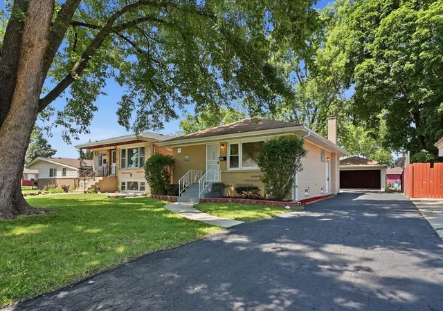 Photo 2 of Single family home for sale at 532 Clayton Rd, Hillside, IL 60162 | MLS# 12776809 | Listing updated on 2026-10-07