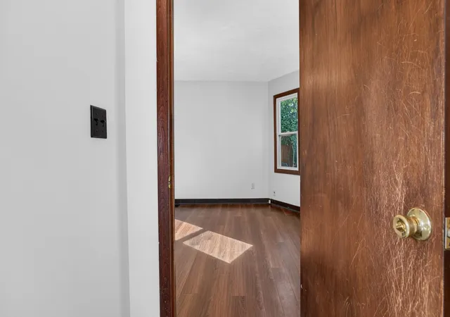 Photo 4 of Single family home for sale at 510 E 1/2 Mulberry St, Bloomington, IL 61701 | MLS# 12776810 | Listing updated on 2026-10-06