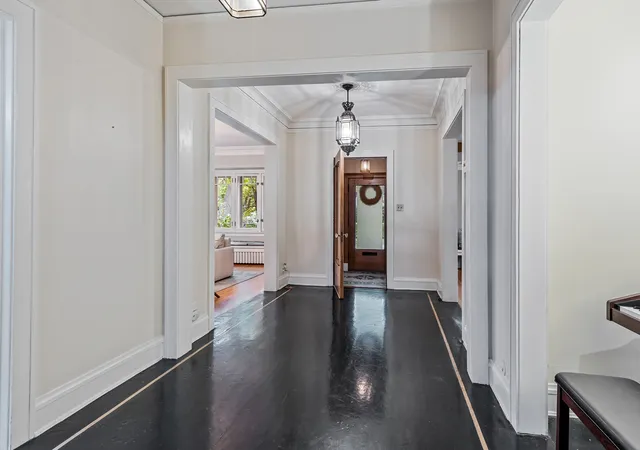 Photo 3 of Single family home for sale at 600 N Ridgeland Ave, Oak Park, IL 60302 | MLS# 12776824 | Listing updated on 2026-10-21