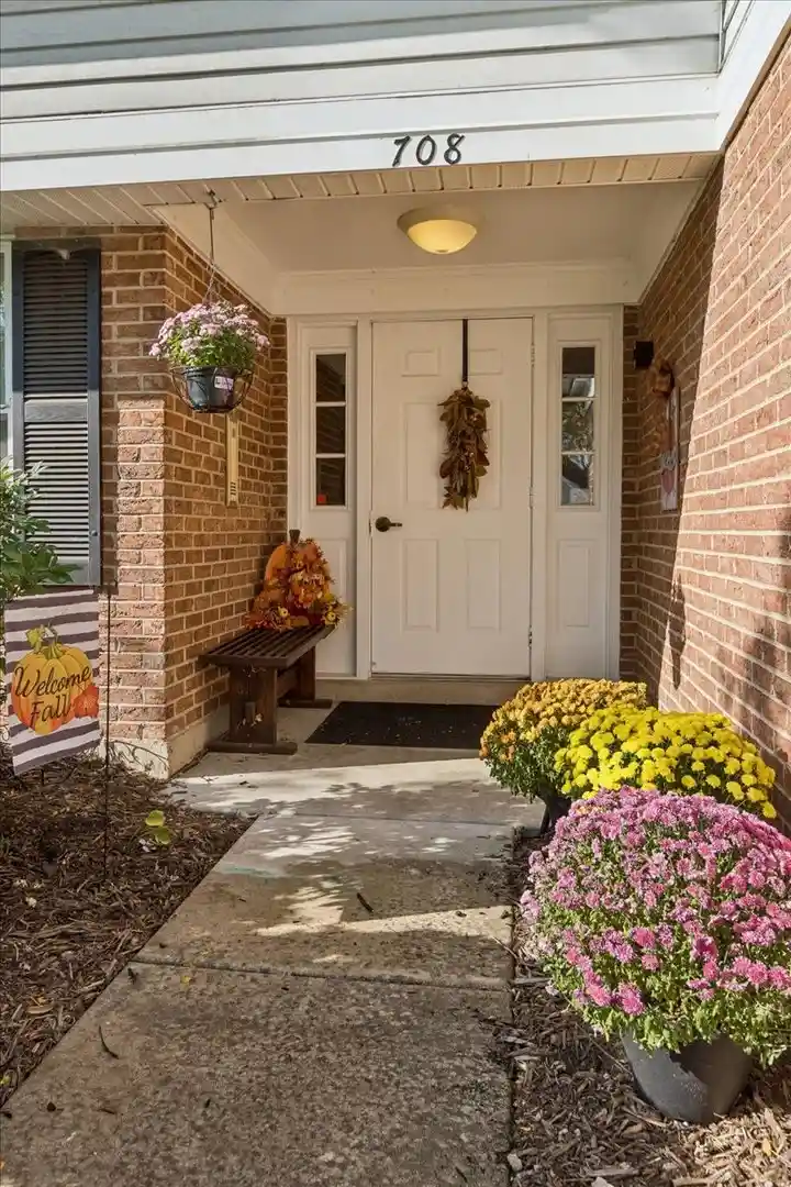 Listing Photo 2 - Condo for sale in 708 Burr Oak Ln located at 708 Burr Oak Ln, Prospect Heights, IL 60070 - Unit 708 Burr Oak Ln