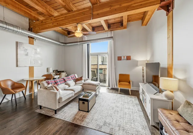Photo 2 of Condo for sale at 500 N Damen Ave #307, Chicago, IL 60622 | MLS# 12776843 | Listing updated on 2026-10-07