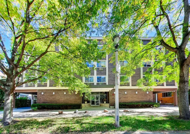 Condo for sale at 222 N Grove Ave #1G, Oak Park, IL 60302 | MLS# 12776860