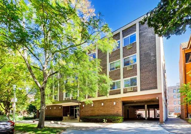 Photo 1 of Condo for sale at 222 N Grove Ave #1G, Oak Park, IL 60302 | MLS# 12776860 | Listing updated on 2026-10-08