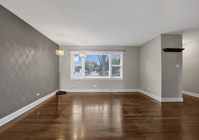 Photo 4 of Single family home for sale at 397 Forest Preserve Dr, Wood Dale, IL 60191 | MLS# 12776871 | Listing updated on 2026-10-16