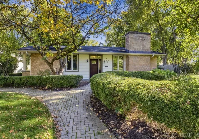 Single family home for sale at 25 S Lincoln Ave, Geneva, IL 60134 | MLS# 12776875