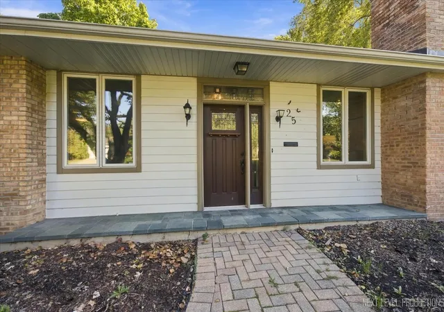 Photo 3 of Single family home for sale at 25 S Lincoln Ave, Geneva, IL 60134 | MLS# 12776875 | Listing updated on 2026-10-23
