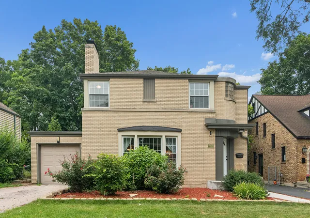 Photo 1 of Single family home for sale at 2229 Macdonald Ln, Flossmoor, IL 60422 | MLS# 12776889 | Listing updated on 2026-10-05