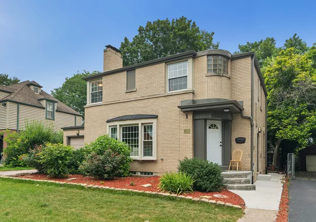 Photo 2 of Single family home for sale at 2229 Macdonald Ln, Flossmoor, IL 60422 | MLS# 12776889 | Listing updated on 2026-10-05