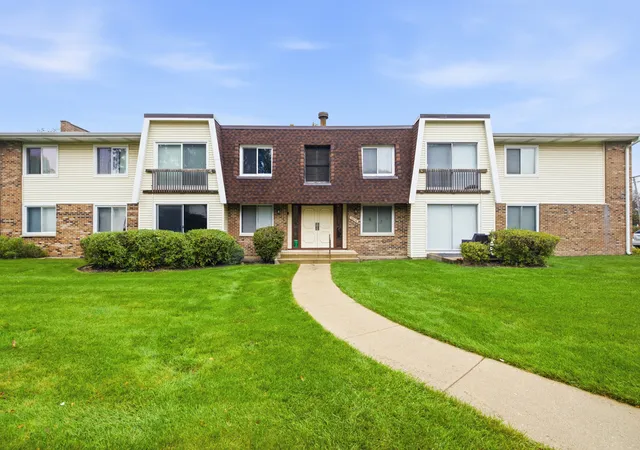 Condo for sale at 3018 Roberts Dr #3, Woodridge, IL 60517 | MLS# 12776894