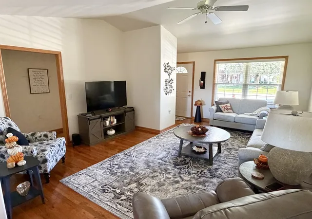 Photo 3 of Sale Pending at 3006 Independence Dr, Peru, IL 61354 | MLS# 12776903 | Listing updated on 2026-10-05