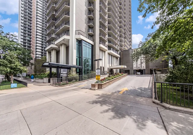 Photo 1 of Condo for sale at 6007 N Sheridan Rd #25D, Chicago, IL 60660 | MLS# 12776911 | Listing updated on 2026-10-06