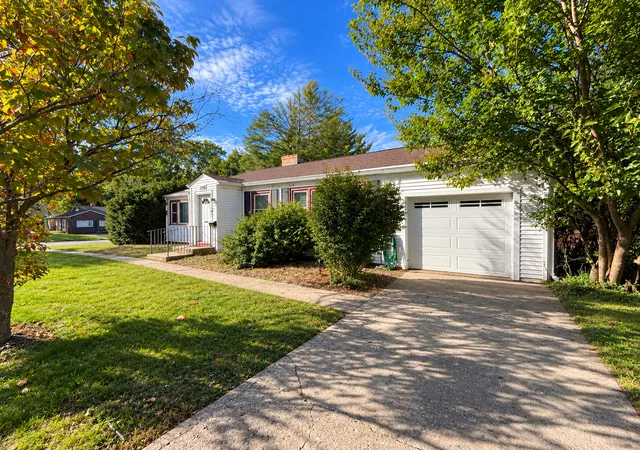 Photo 2 of Single family home for sale at 1108 W Springfield Ave, Champaign, IL 61821 | MLS# 12776920 | Listing updated on 2026-10-07