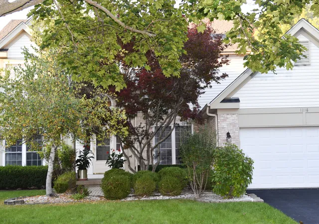 Photo 1 of Single family home for sale at 1218 Meadowlark Ln, Grayslake, IL 60030 | MLS# 12776923 | Listing updated on 2026-10-07