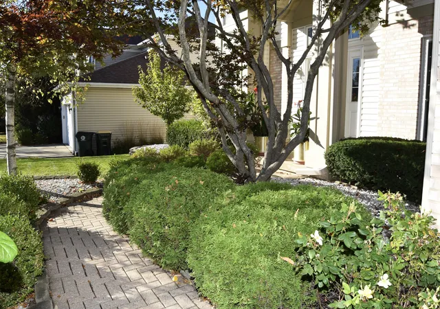 Photo 3 of Single family home for sale at 1218 Meadowlark Ln, Grayslake, IL 60030 | MLS# 12776923 | Listing updated on 2026-10-21