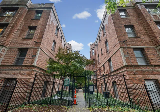 Condo for sale at 1654 W Farwell Ave #GJ, Chicago, IL 60626 | MLS# 12776926