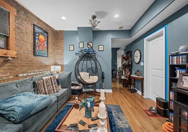 Photo 3 of Condo for sale at 1654 W Farwell Ave #GJ, Chicago, IL 60626 | MLS# 12776926 | Listing updated on 2026-10-07