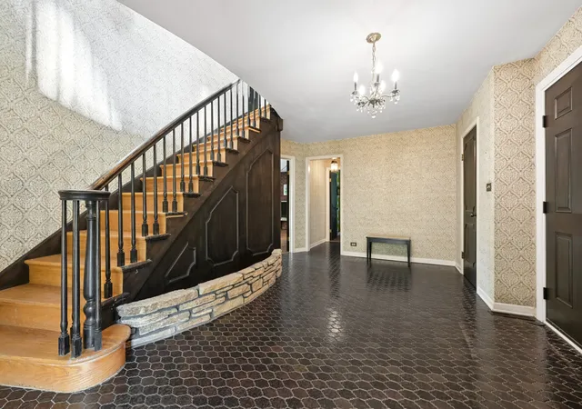 Photo 3 of Single family home for sale at 937 Sutton Dr, Northbrook, IL 60062 | MLS# 12776936 | Listing updated on 2026-10-05