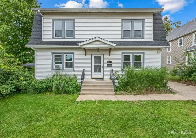 Photo 1 of Single family home for sale at 1614 S Carroll Ave, Freeport, IL 61032 | MLS# 12776949 | Listing updated on 2026-10-07