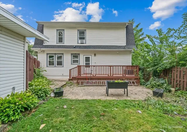 Photo 4 of Single family home for sale at 1614 S Carroll Ave, Freeport, IL 61032 | MLS# 12776949 | Listing updated on 2026-10-27